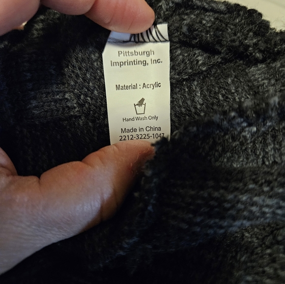 Pittsburgh Penguins Beanie hat - Picture 3 of 3